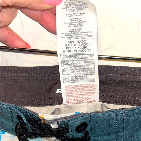 RIPCURL Men's Blue and Yellow Tropical Print Swim Board Shorts Sz 36. Never worn - Picture 9 of 13